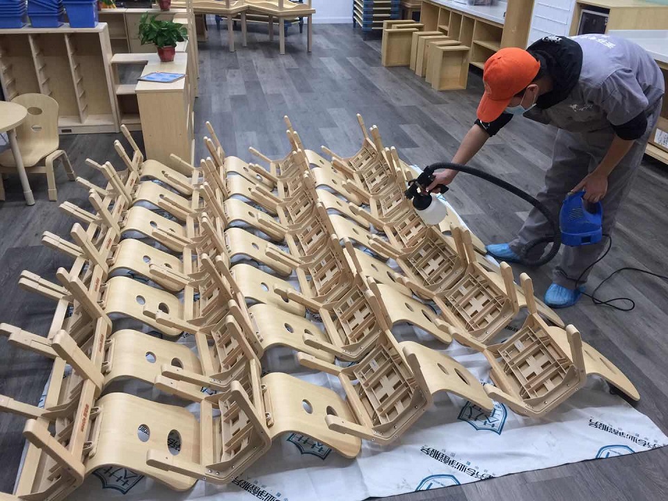 幼兒園小朋友桌椅全方位噴涂施工 幼兒園小朋友桌椅全方位噴涂施工