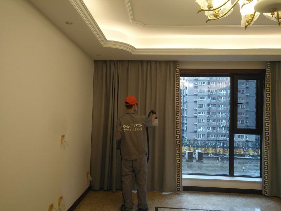 陽臺窗簾布藝全方位噴涂施工治理 陽臺窗簾布藝全方位噴涂施工治理