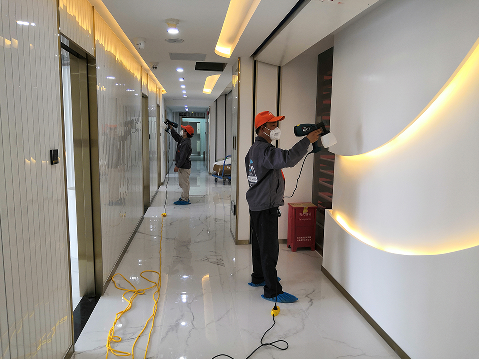 診所大廳過道墻面全方位噴涂治理甲醛 診所大廳過道墻面全方位噴涂治理甲醛