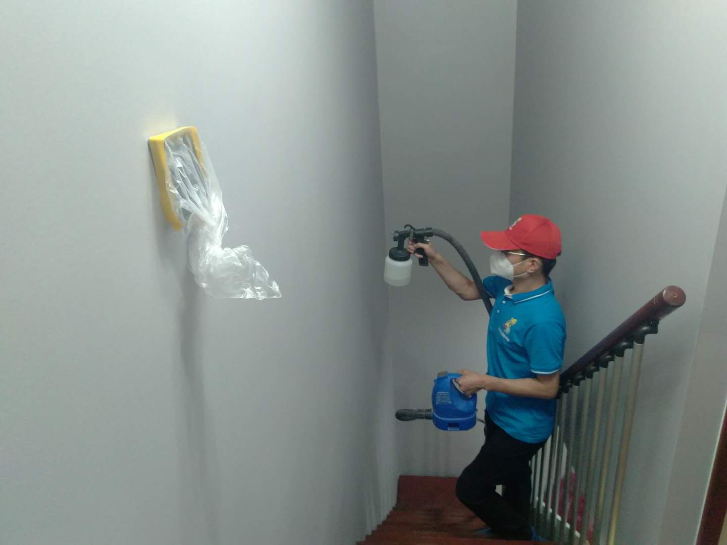 樓梯過道墻面滾筒施工治理甲醛 樓梯過道墻面滾筒施工治理甲醛