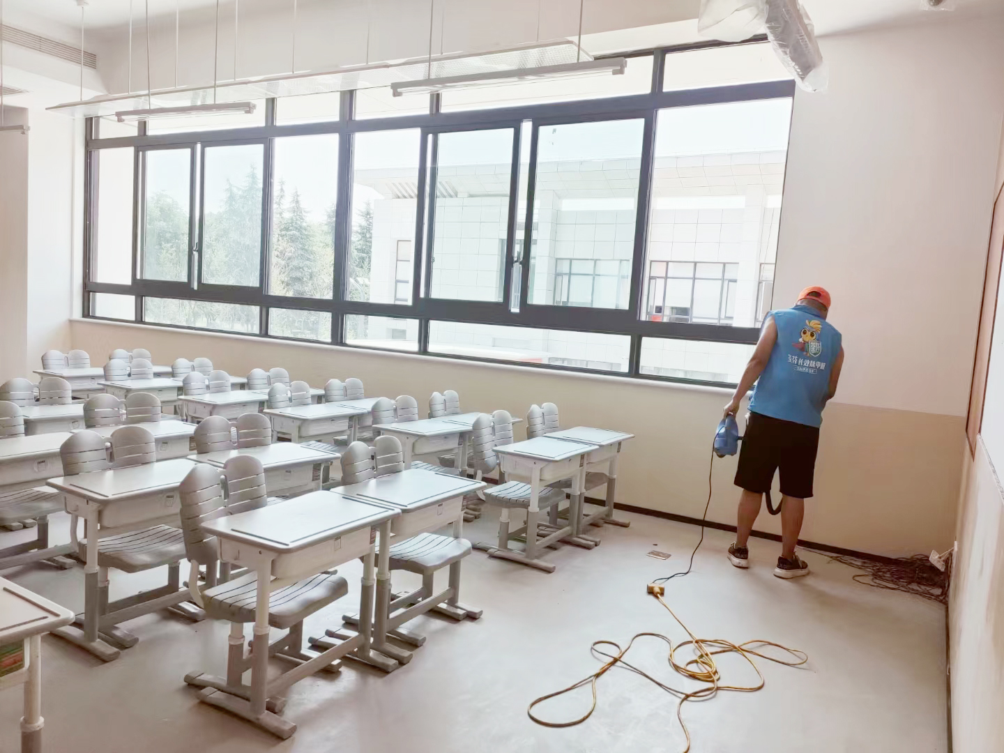 教室護墻板噴涂治理 教室護墻板噴涂治理