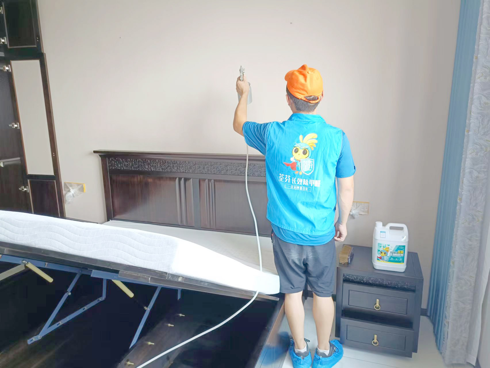 臥室墻面噴槍噴涂治理甲醛 臥室墻面噴槍噴涂治理甲醛