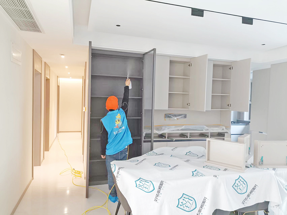 臥室衣柜噴槍施工治理 臥室衣柜噴槍施工治理