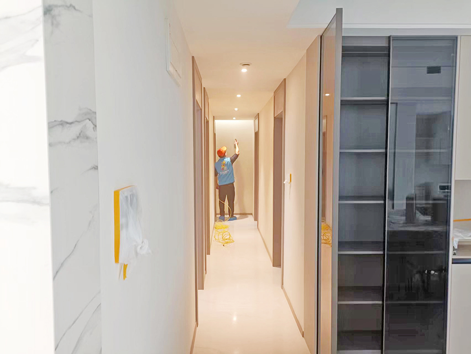 客廳過道墻面噴槍施工治理 客廳過道墻面噴槍施工治理